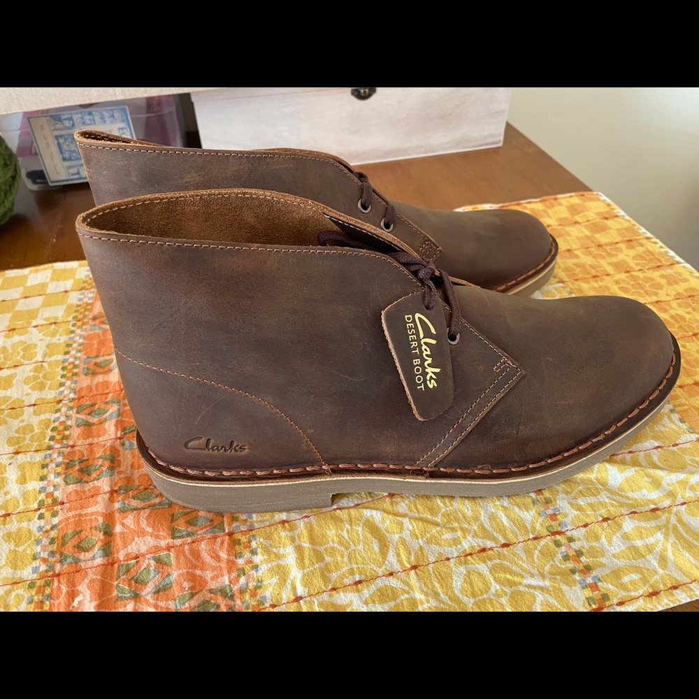 Clarks Desert Boot - Beeswax Leather - size 9.5 M, EU 42.5